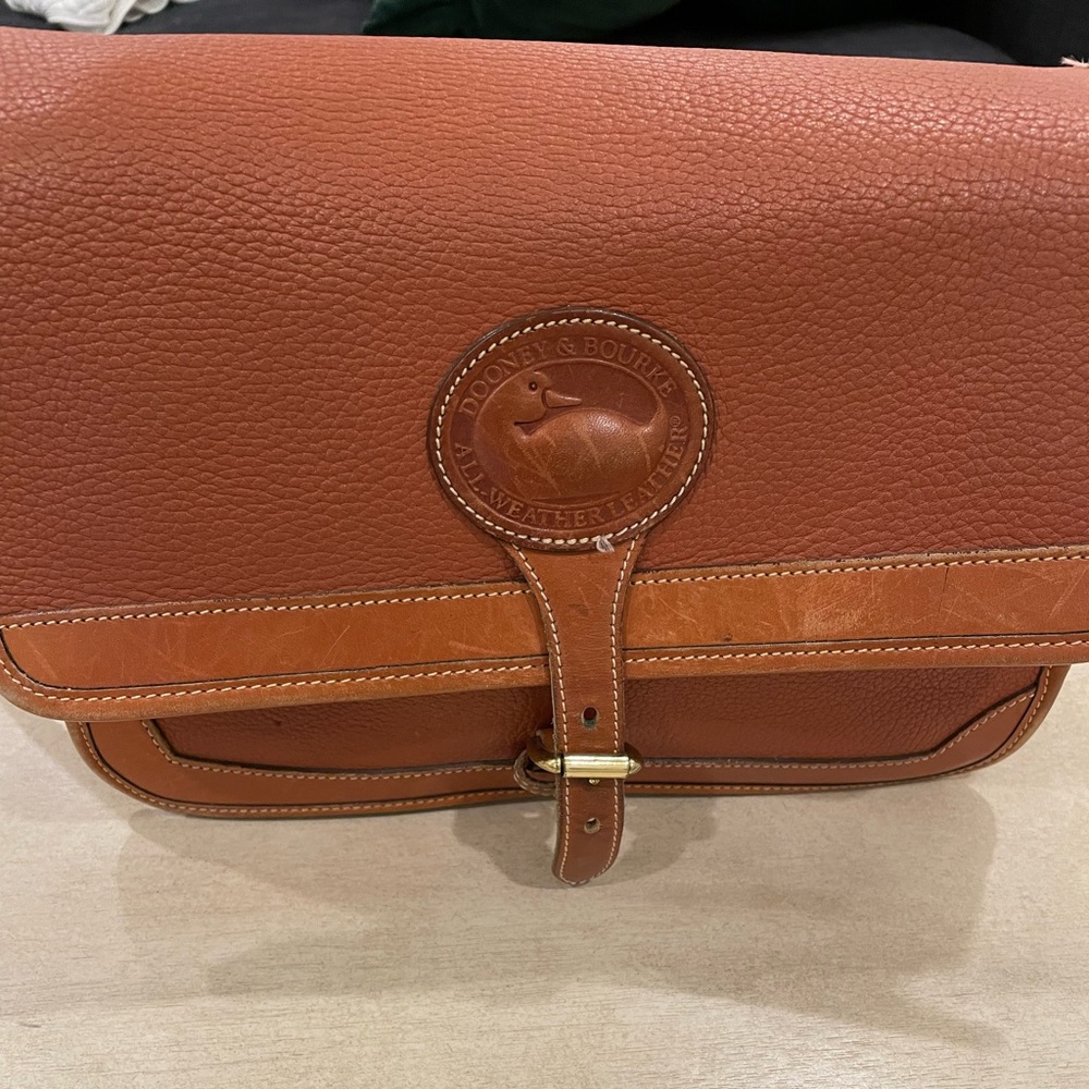 Vintage Dooney & Bourke shoulder bag